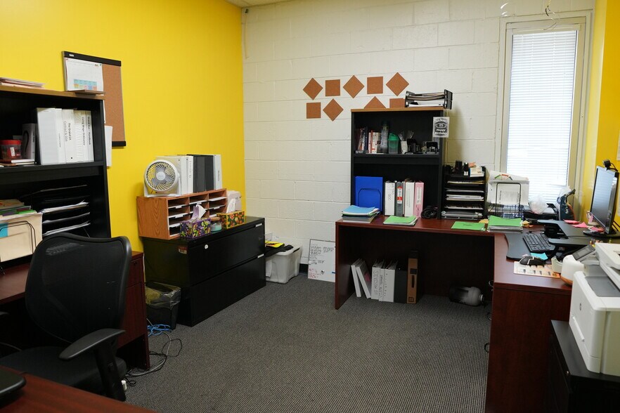 More Photos Of 4112 S Main St, Los Angeles Office For Sale