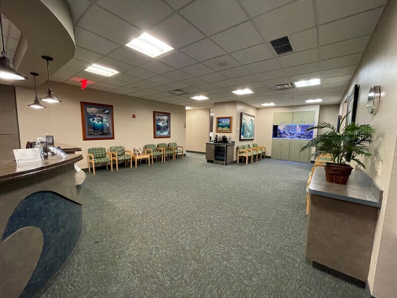 More Photos Of 10401 Sawmill Pky, Powell Medical For Lease