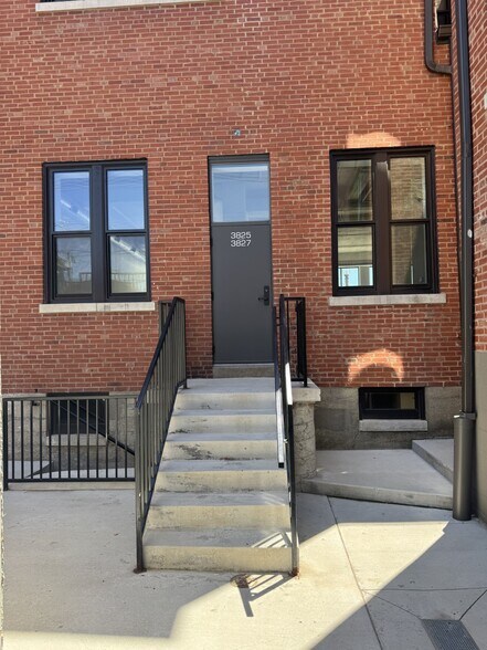 More Photos Of 3825 S Kingshighway Blvd, Saint Louis Apartments For Lease
