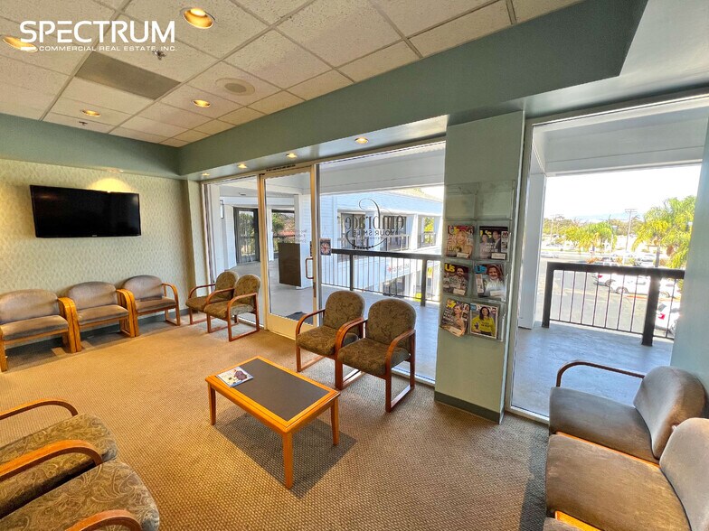 More Photos Of 23206 Lyons Ave, Santa Clarita Medical For Sale