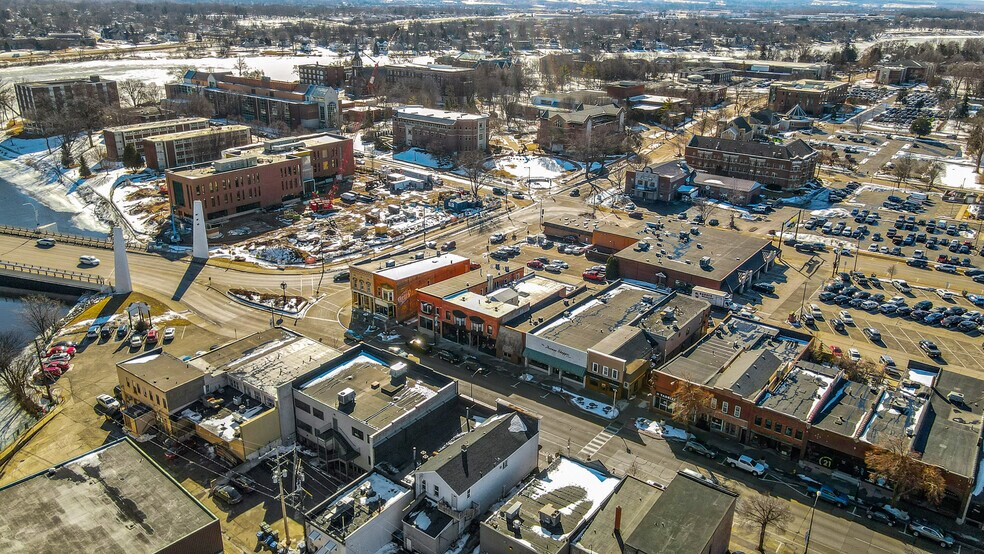 More Photos Of 321 Main Ave, De Pere Storefront Retail Office For Sale
