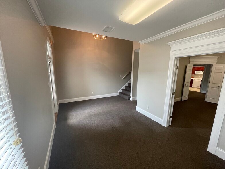 More Photos Of 2719 Graves Dr, Goldsboro Office For Lease