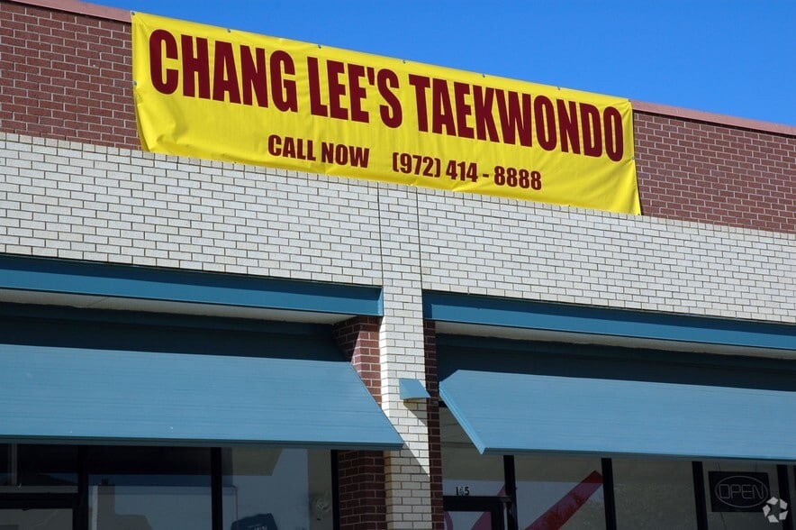More Photos Of 3046 Lavon Dr, Garland General Retail For Lease