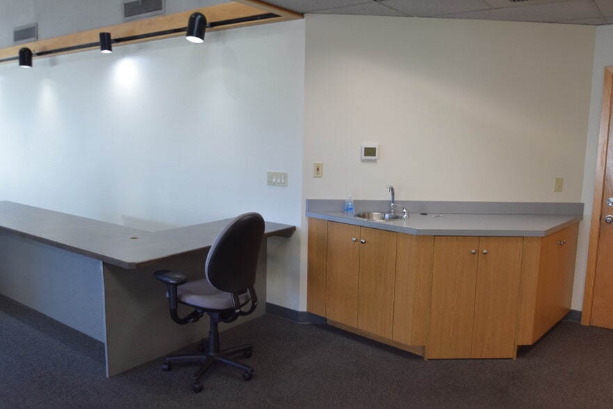 More Photos Of 1543 NE 3rd St, Bend Storefront Retail Office For Lease