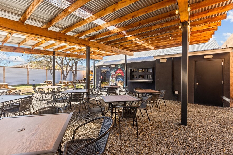 More Photos Of 615 N Sam Houston Ave, Odessa Restaurant For Sale