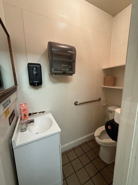 More Photos Of 810 Center St, Lewiston Restaurant For Sale