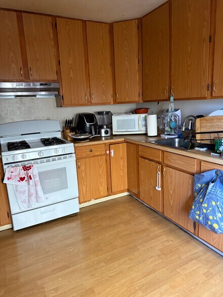 More Photos Of 617 16th St, Richmond Apartments For Sale