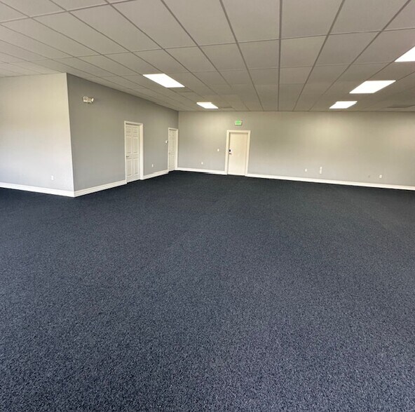 More Photos Of 23330 Harborview Rd, Port Charlotte Flex For Sale