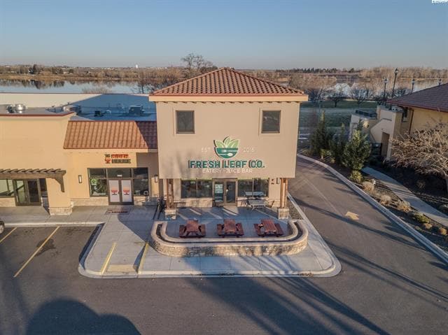 More Photos Of 1080 George Washington Way, Richland Restaurant For Sale