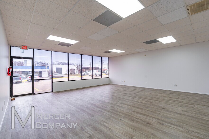 More Photos Of 2238 Michigan Ave, Arlington Flex For Lease
