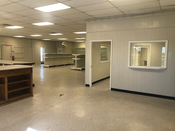 More Photos Of 489 Southgate Rd, Dothan Warehouse For Lease