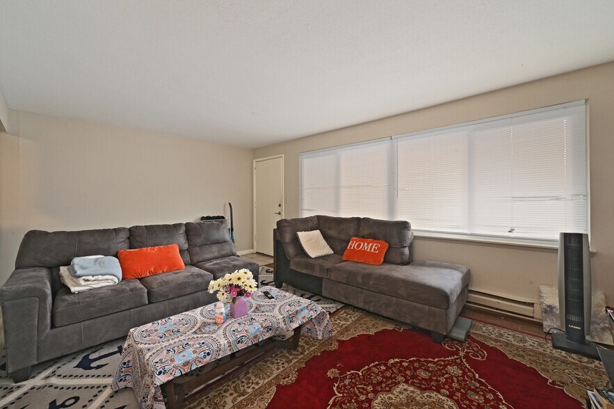 More Photos Of 8340 Rainier Ave S, Seattle Multifamily For Sale