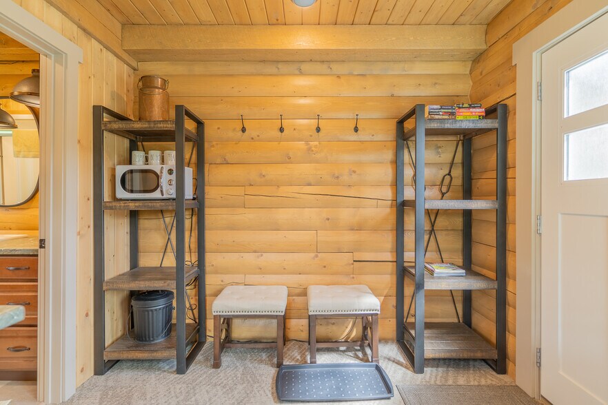 More Photos Of Quartz Lake, Delta Junction Lodge Meeting Hall For Sale