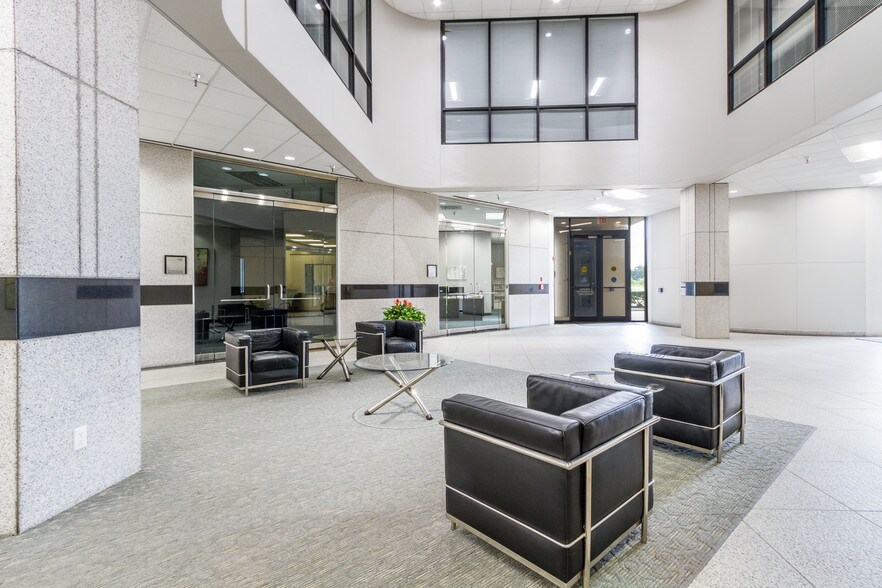More Photos Of 738 Highway 6 S, Houston Office For Lease