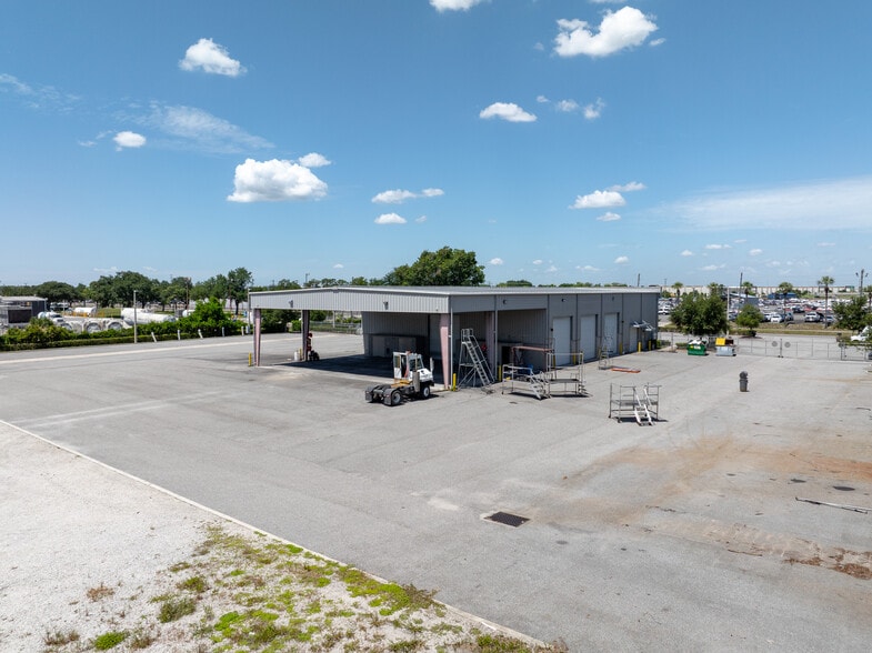 More Photos Of 9707 Bachman Rd, Orlando Warehouse For Lease