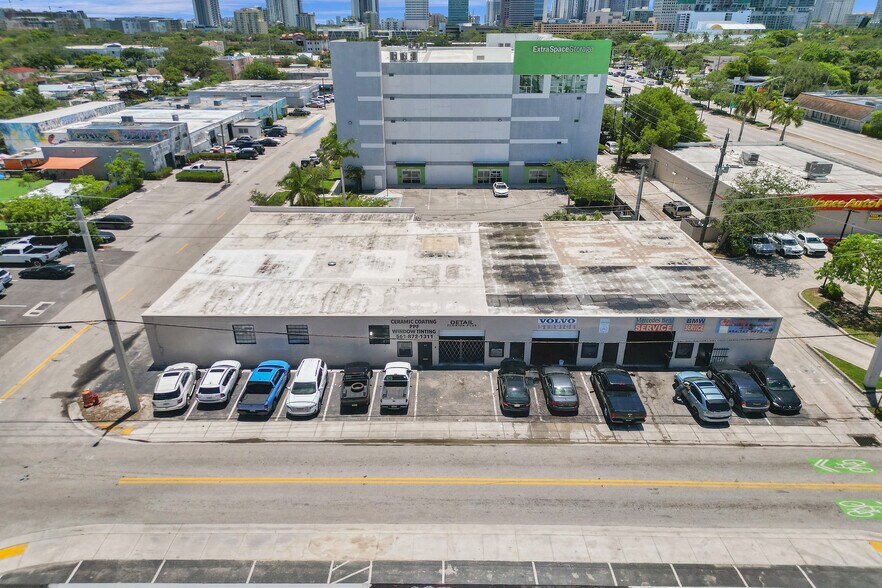 Primary Photo Of 828 NW 1st St, Fort Lauderdale Service For Sale