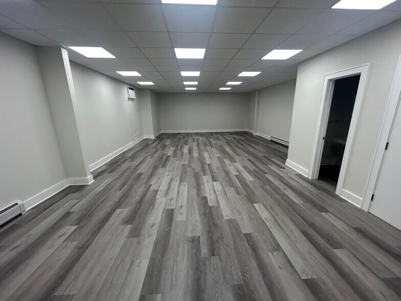 More Photos Of 839-841 N Salina St, Syracuse Storefront Retail Residential For Lease