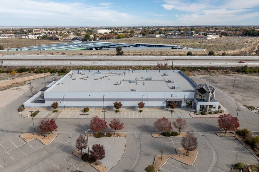 More Photos Of 1759 W Avenue J12, Lancaster Freestanding For Lease