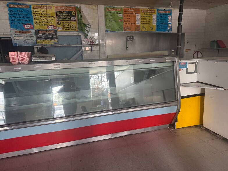 More Photos Of 11007 Crenshaw Blvd, Inglewood Storefront For Sale
