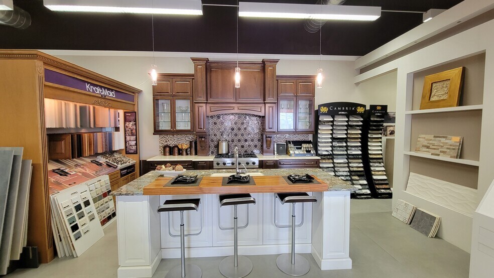 More Photos Of 51 Rushmore St, Westbury Warehouse For Lease