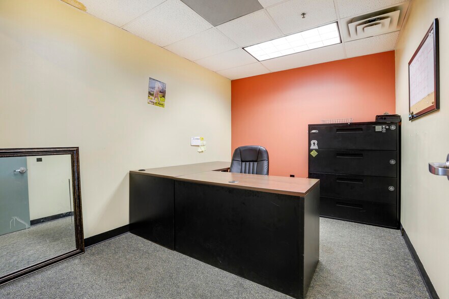 More Photos Of 2885 W County Line Rd, Littleton Auto Dealership For Sale