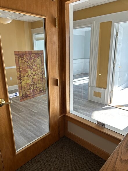 More Photos Of 1060 Osgood St, North Andover Storefront Retail Office For Lease