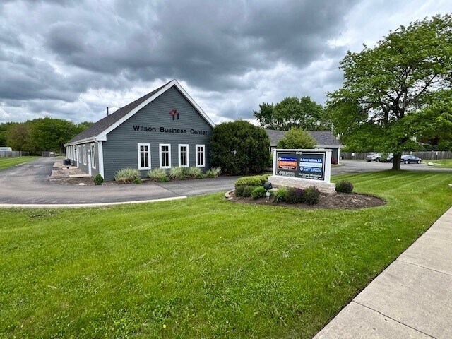 More Photos Of 1605 W Wilson St, Batavia Medical For Lease