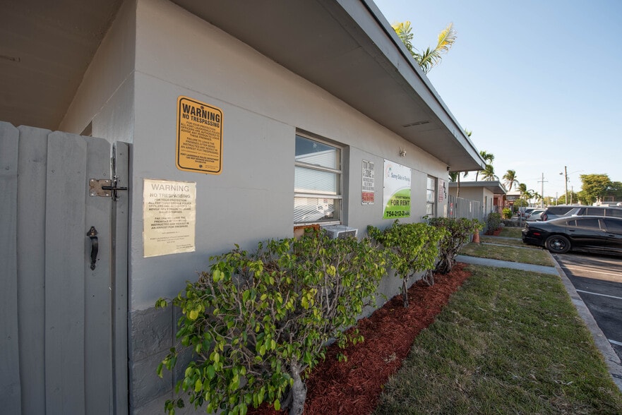 More Photos Of 821-825 NW 10th Ter, Fort Lauderdale Apartments For Sale