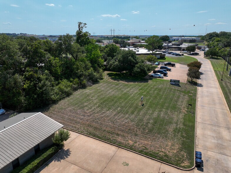 More Photos Of TBD Medical Parkway, Brenham Land For Lease