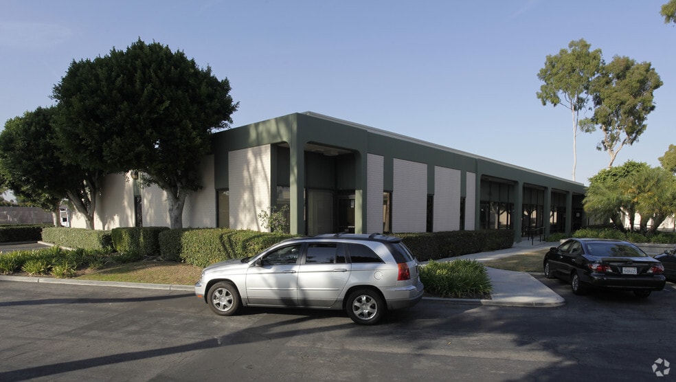 Primary Photo Of 3321-3335 Cerritos Ave, Los Alamitos Warehouse For Lease
