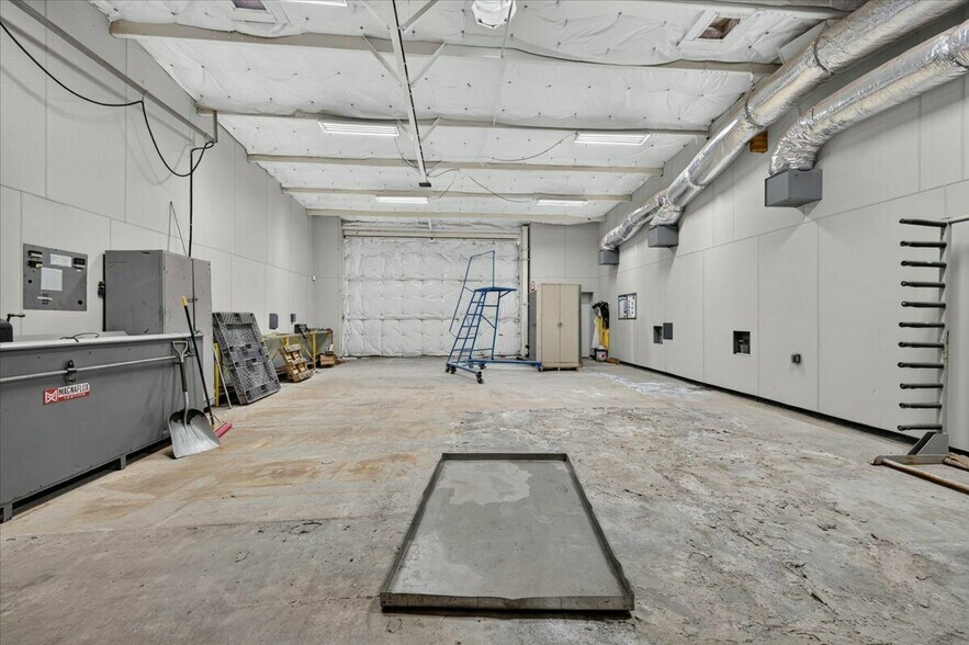 More Photos Of 925 M St, Firebaugh Manufacturing For Sale