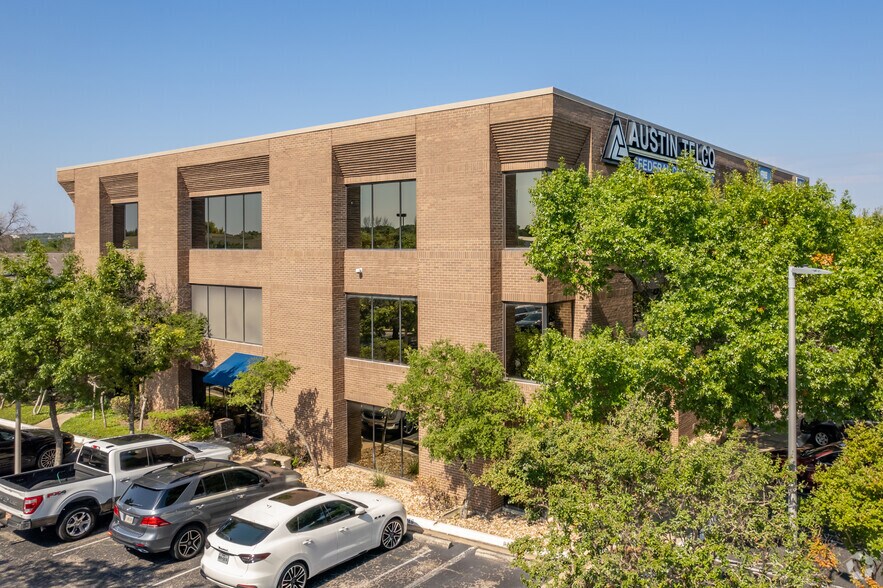 More Photos Of 8929 Shoal Creek Blvd, Austin Office For Lease