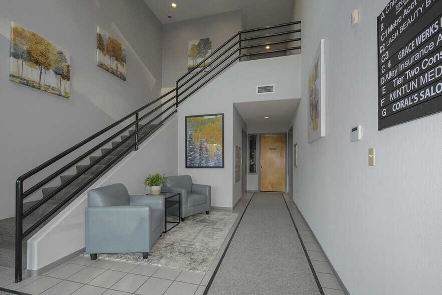 More Photos Of 9860 SW Hall Blvd, Tigard Office For Lease