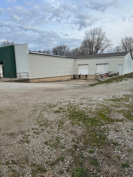 More Photos Of 111 Aiken St, Hope Light Distribution For Lease