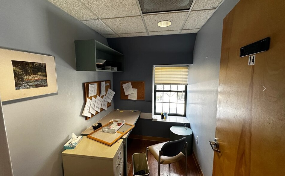 More Photos Of 105 Merrick St, Worcester Medical For Sale