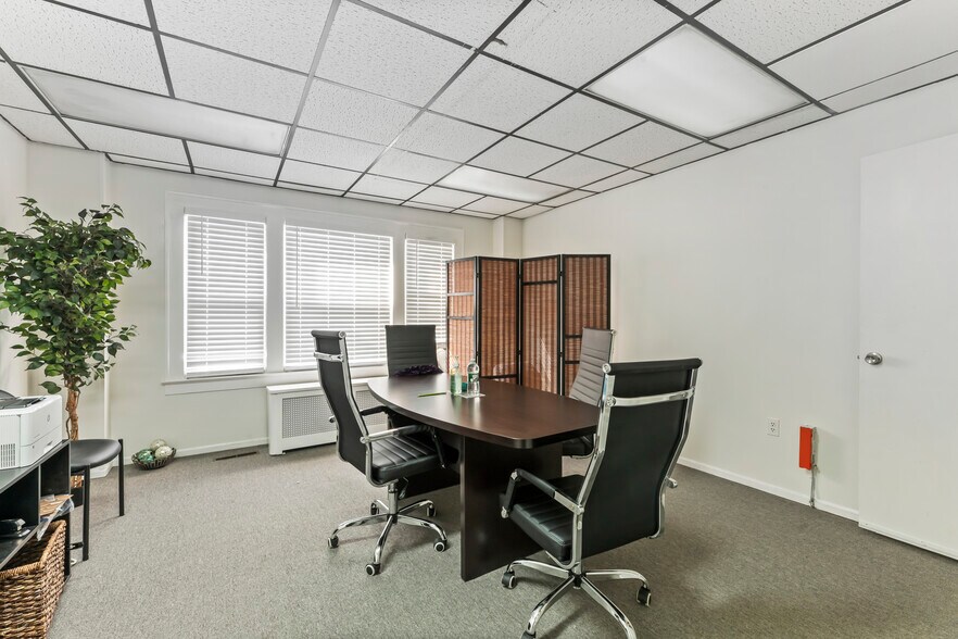 More Photos Of 1648 US Highway 130, North Brunswick Medical For Sale