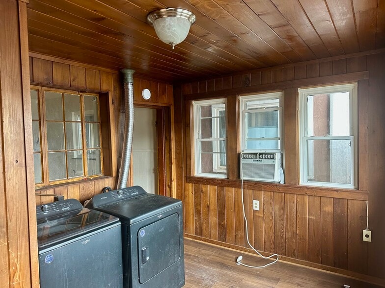 More Photos Of 4833-4835 Maccorkle Ave, Charleston Storefront Retail Residential For Sale