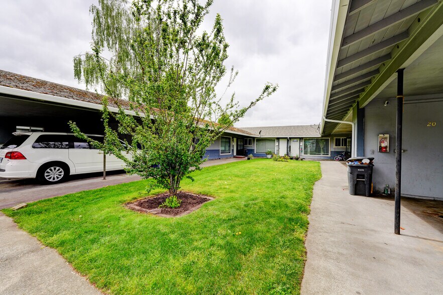 More Photos Of 1049 SE Walnut St, Hillsboro Apartments For Sale