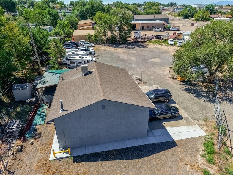 More Photos Of 1992 Aspen Cir, Pueblo Auto Repair For Sale
