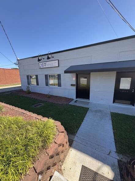 More Photos Of 1044-1046 Westside Dr, Greensboro Office For Lease