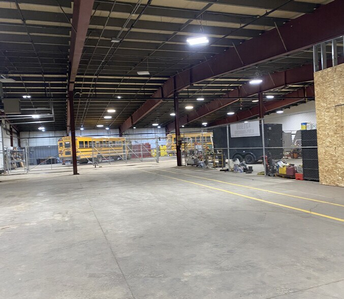 More Photos Of 2021 Rogers Rd, Perth Warehouse For Sale