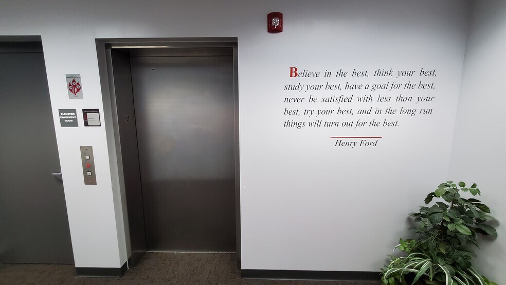 More Photos Of 915 Technology Pkwy, Cedar Falls Office Residential For Lease