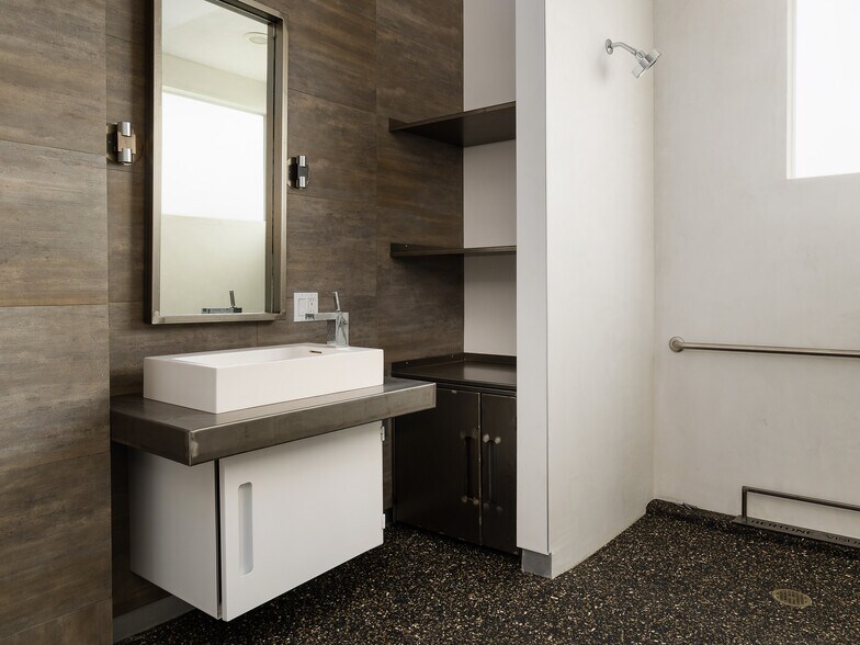 More Photos Of 215-237 California St, El Segundo Loft Creative Space For Lease