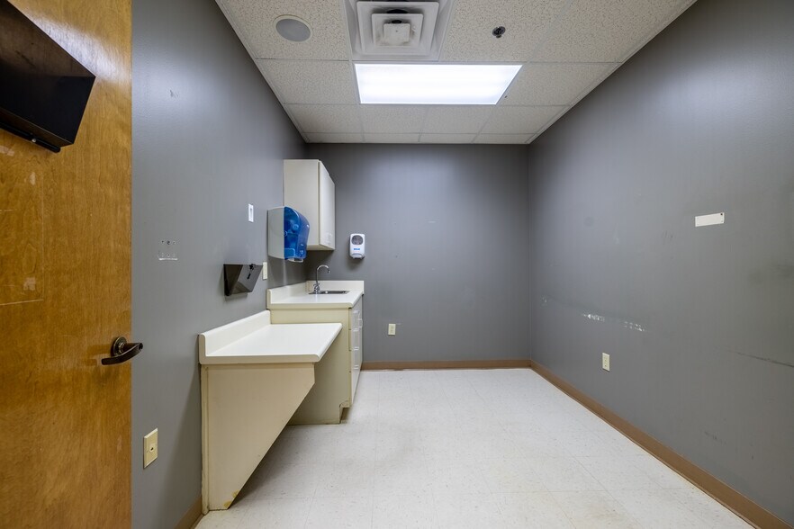 More Photos Of 6000 Joe Frank Harris Pky NW, Adairsville Healthcare For Lease