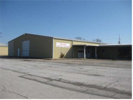 More Photos Of 2240 S Main St, Carthage Light Distribution For Sale