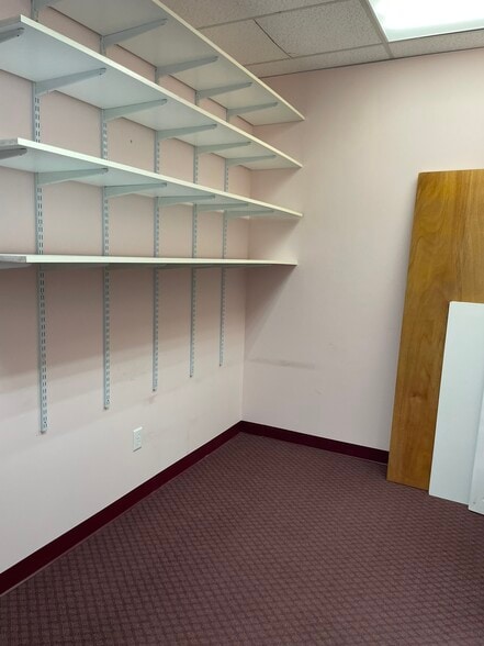 More Photos Of 1735 Central Ave, Albany Office For Sale