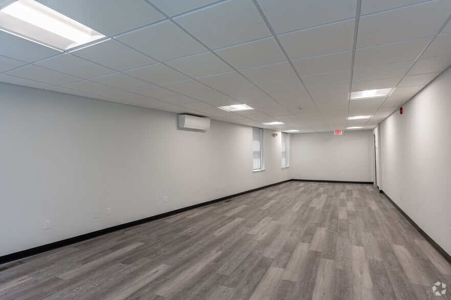 More Photos Of 29 Bank St, Stamford Office For Lease