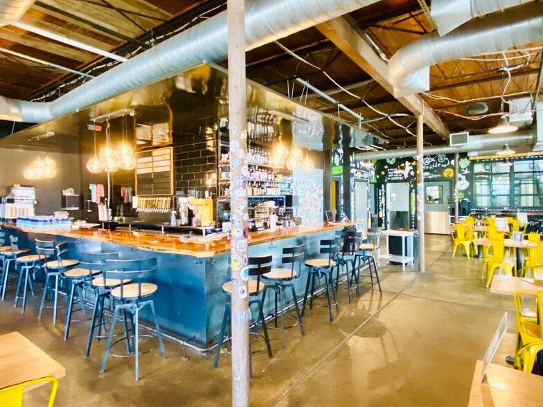 More Photos Of 401 Bryan Ave, Fort Worth Restaurant For Lease