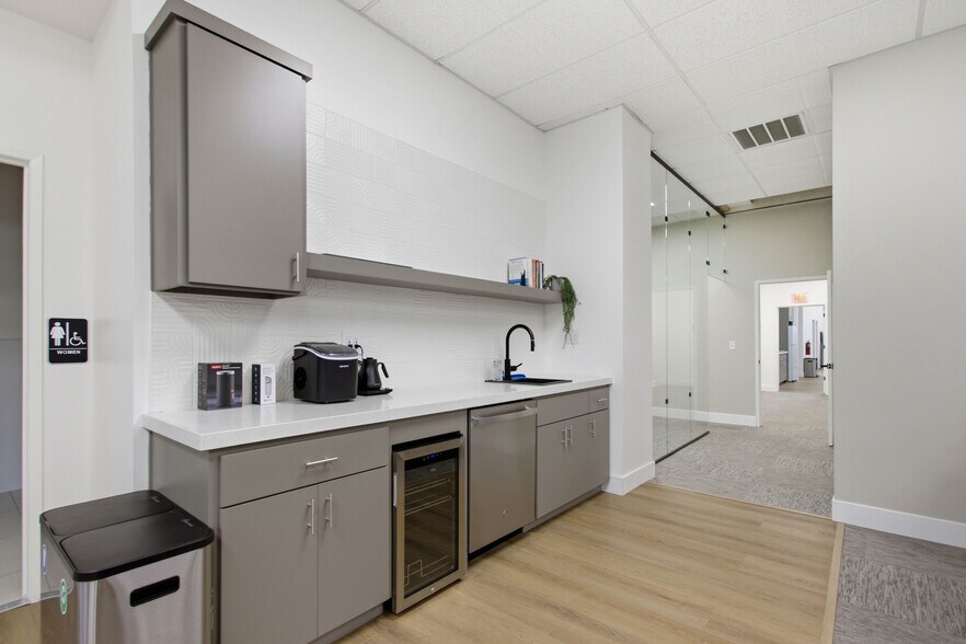 More Photos Of 635 Fairfield Dr, Merced Movie Theatre For Sale