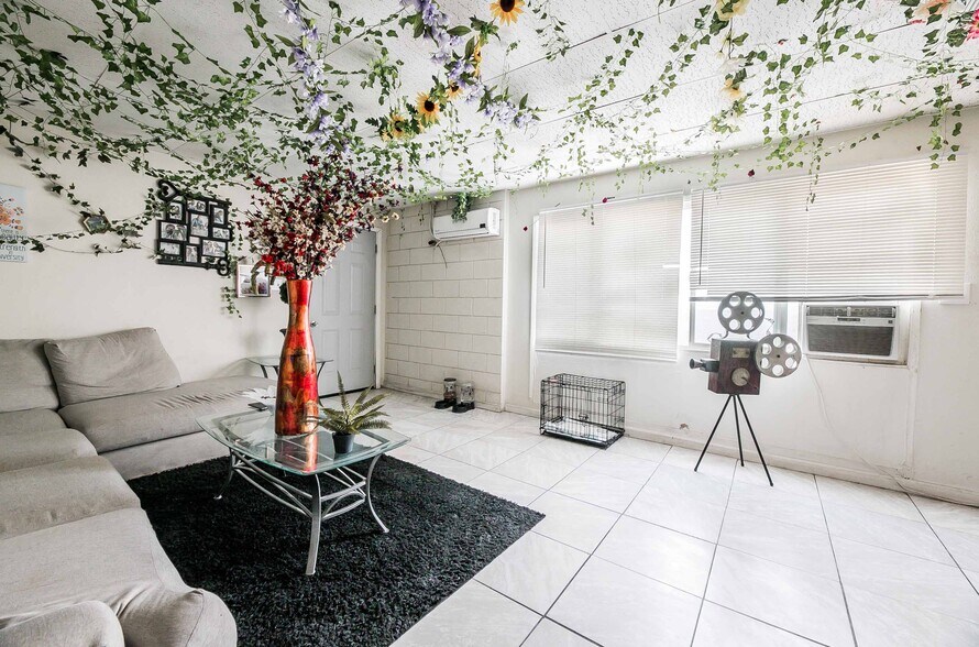 More Photos Of 239 W Cleveland Ave, Las Vegas Apartments For Sale